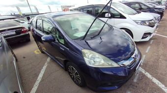 Honda Fit Shuttle, 2015