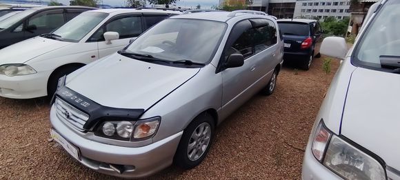 Toyota Ipsum, 1998