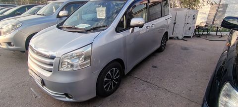 Toyota Noah, 2007