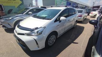 Toyota Prius Alpha, 2016
