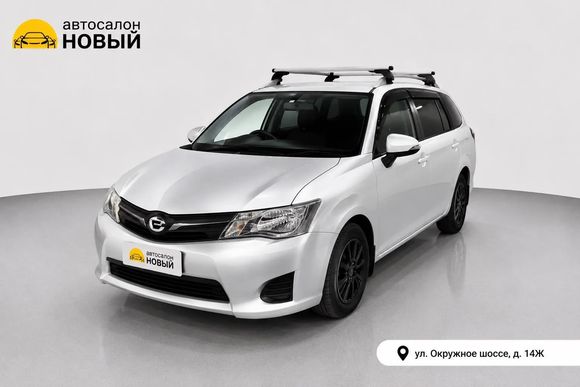 Toyota Corolla Fielder, 2015