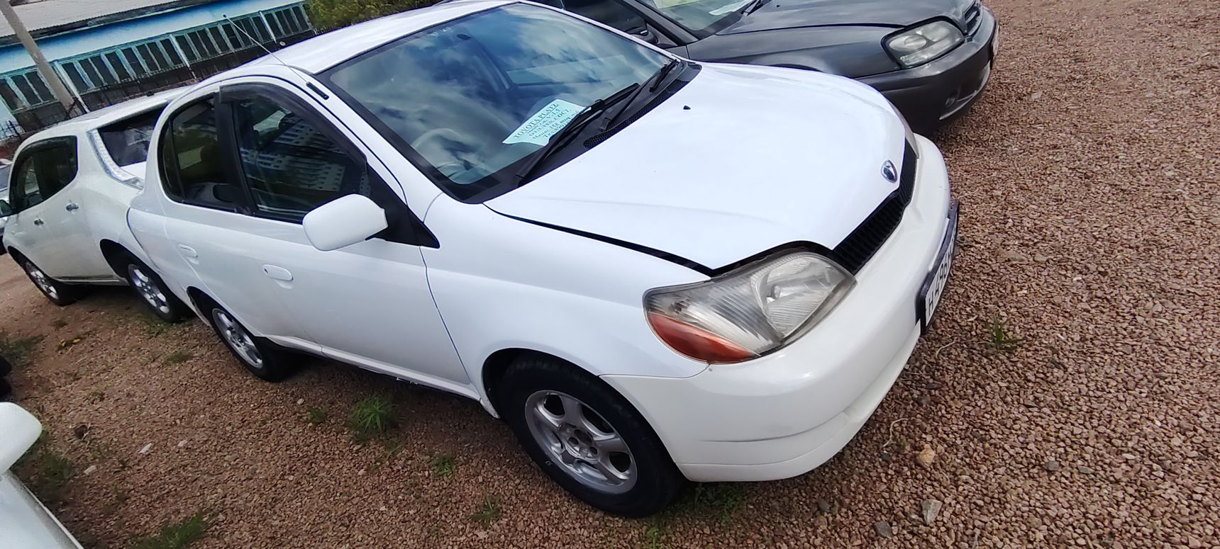 Toyota Platz, 2000