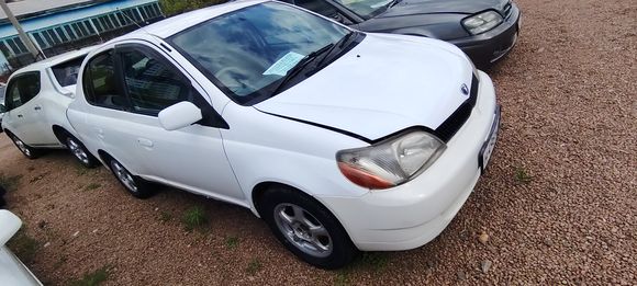 Toyota Platz, 2000