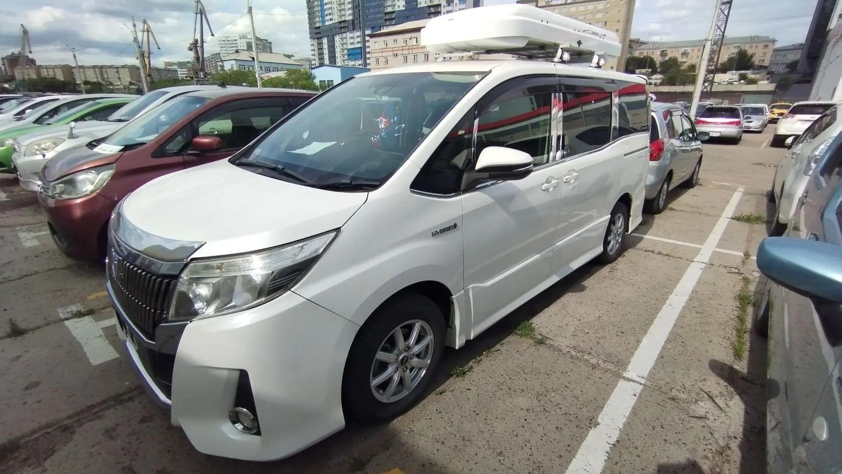 Toyota Noah, 2016