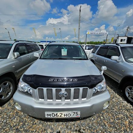 Toyota Kluger V, 2001