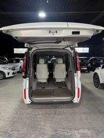 Honda Stepwgn, 2015