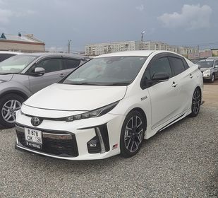 Toyota Prius PHV, 2019