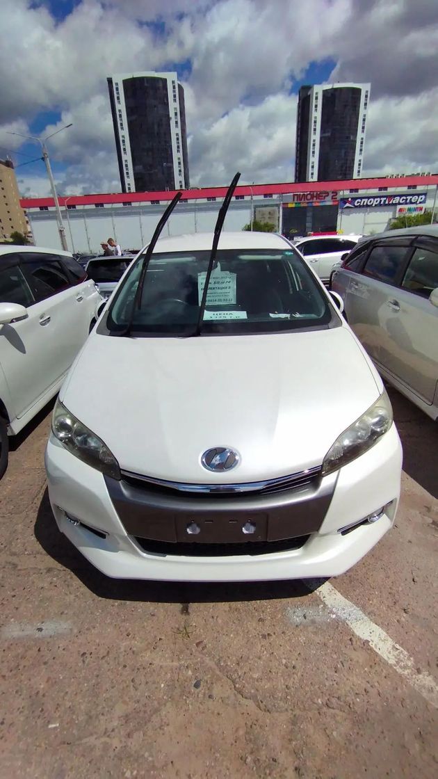 Toyota Wish, 2013