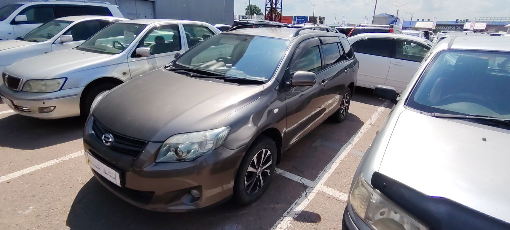 Toyota Corolla Fielder, 2011