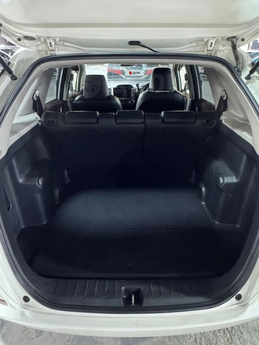 Honda Fit Shuttle, 2012