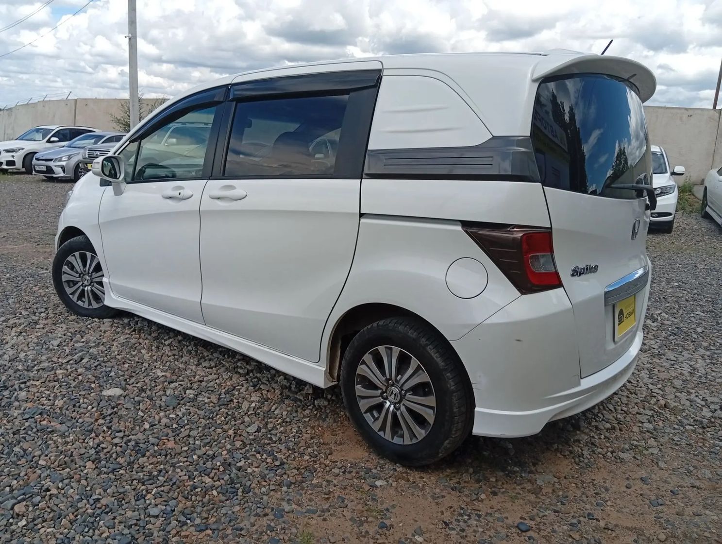 Honda Freed Spike, 2013