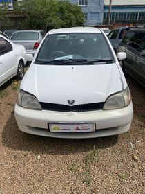 Toyota Platz, 2000