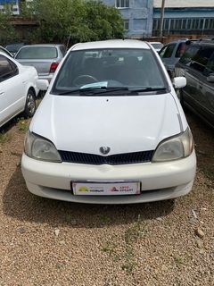 Toyota Platz, 2000