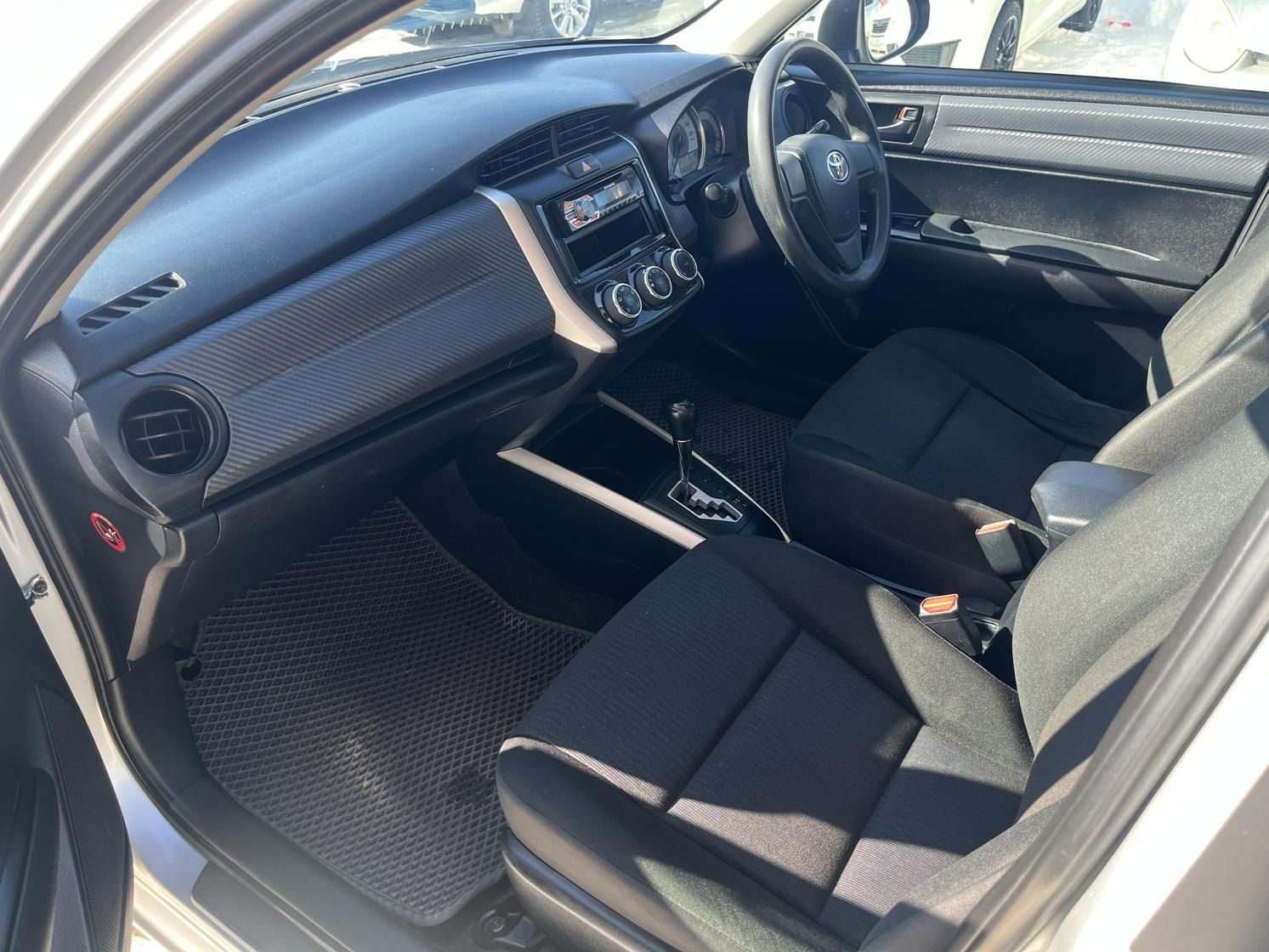 Toyota Corolla Fielder, 2013