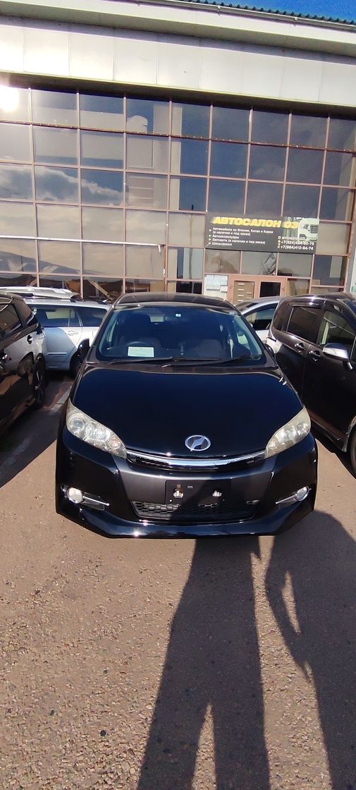 Toyota Wish, 2013