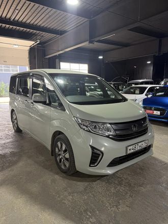 Honda Stepwgn, 2015