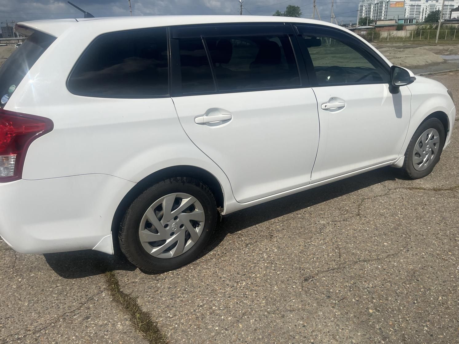 Toyota Corolla Fielder, 2012