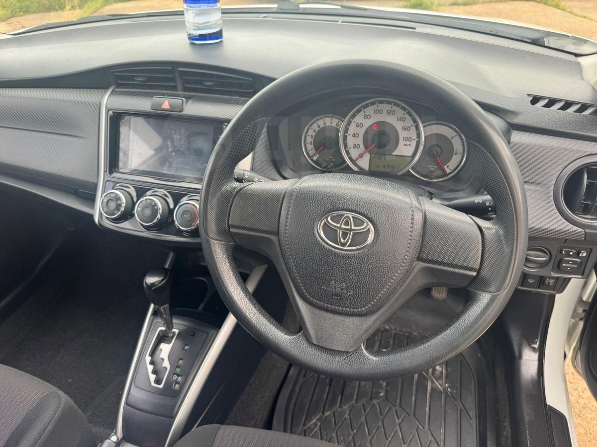 Toyota Corolla Fielder, 2013