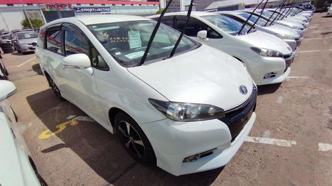 Toyota Wish, 2015