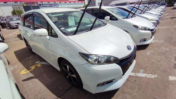 Toyota Wish, 2015