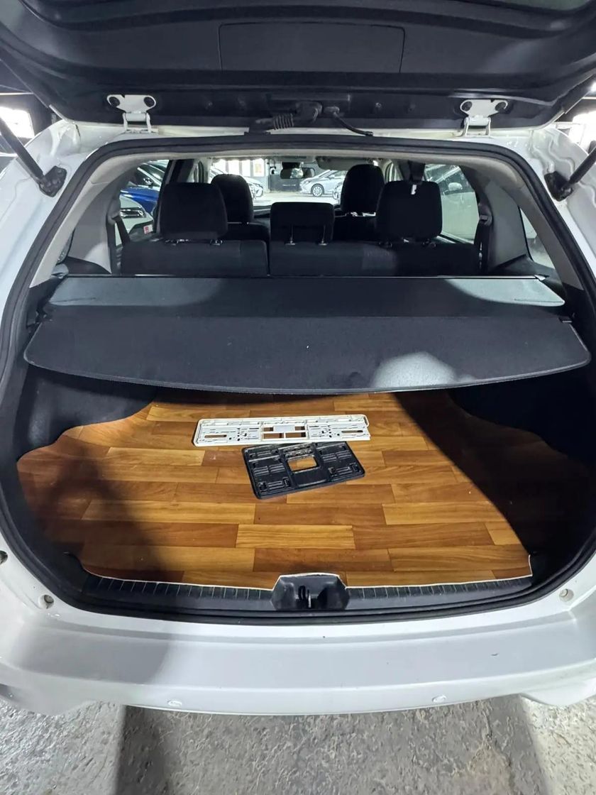 Toyota Corolla Fielder, 2017