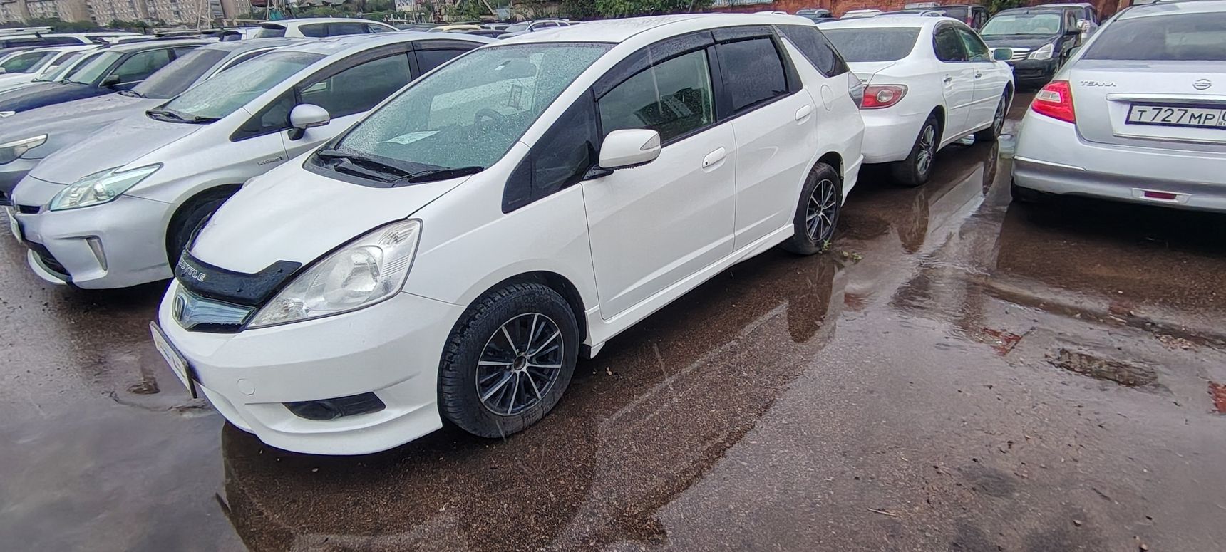 Honda Fit Shuttle, 2012