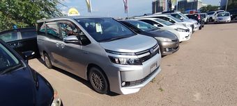 Toyota Voxy, 2016