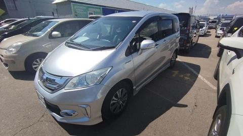 Honda Freed Spike, 2012