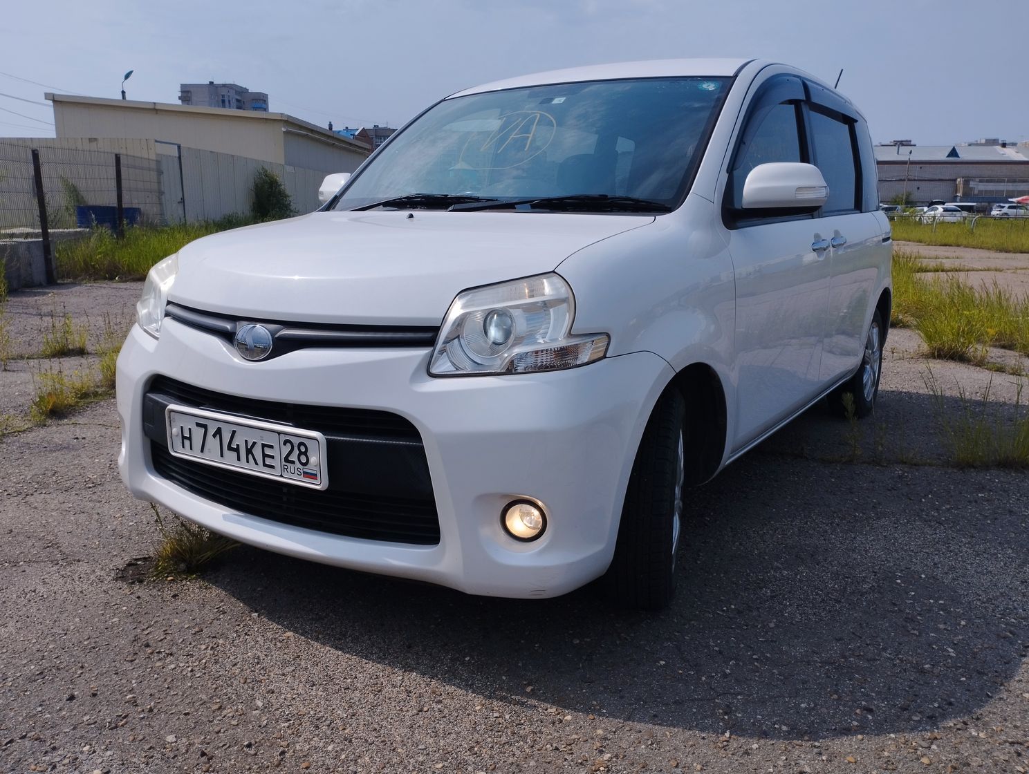 Toyota Sienta, 2012