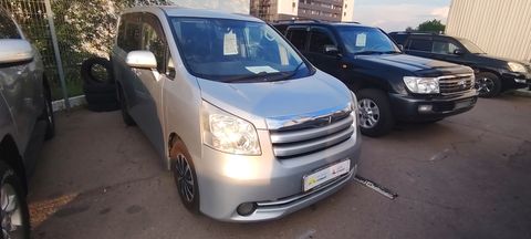 Toyota Noah, 2007