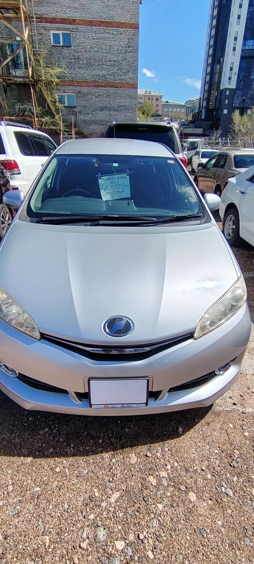 Toyota Wish, 2013