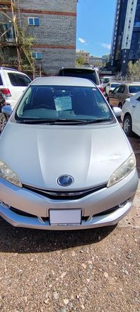 Toyota Wish, 2013