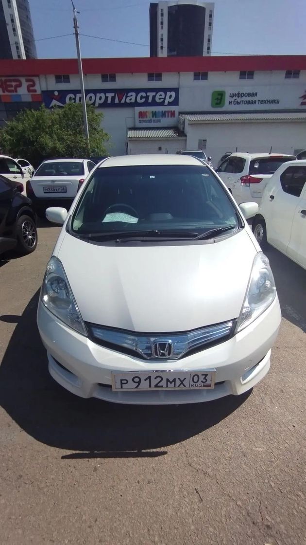 Honda Fit Shuttle, 2011