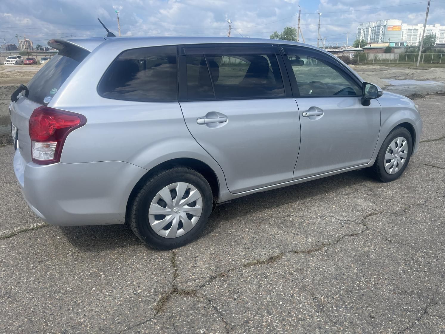 Toyota Corolla Fielder, 2013