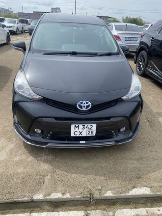 Toyota Prius Alpha, 2015