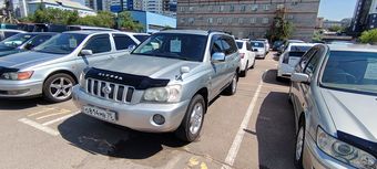 Toyota Kluger V, 2001