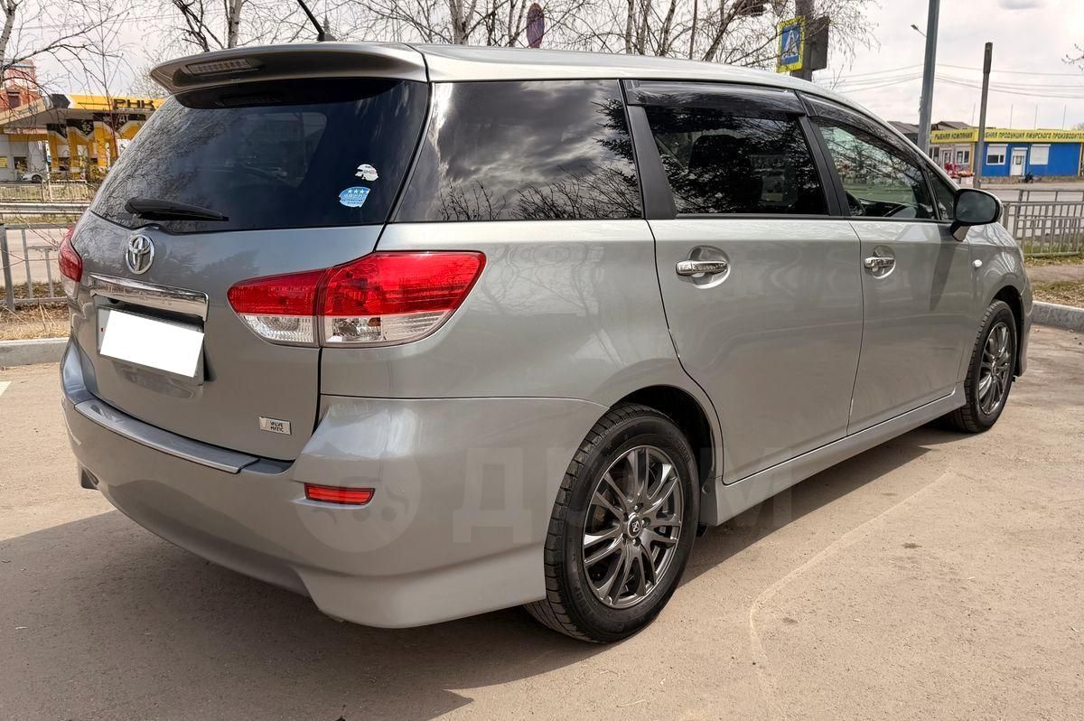 Toyota Wish, 2011