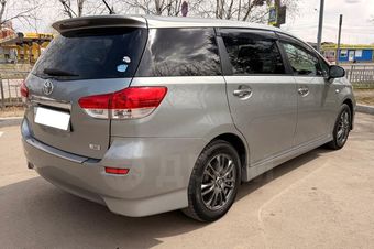Toyota Wish, 2011