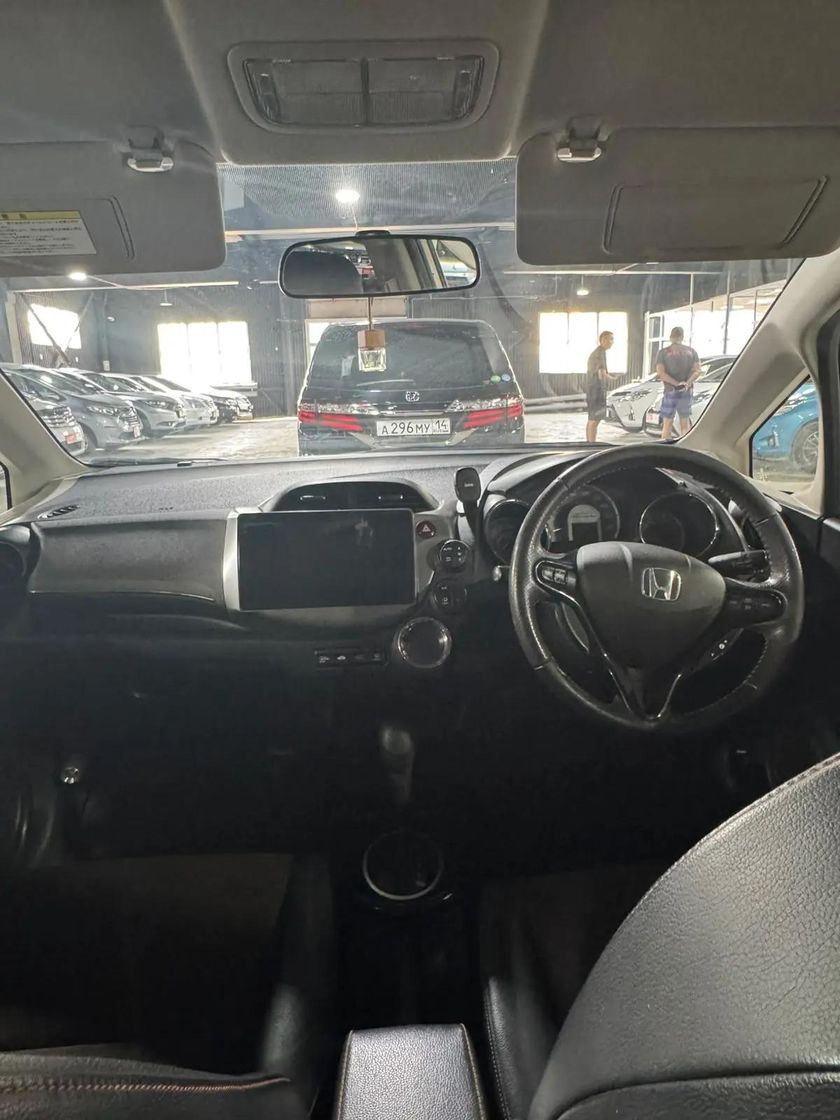 Honda Fit Shuttle, 2012