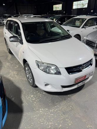 Toyota Corolla Fielder, 2011
