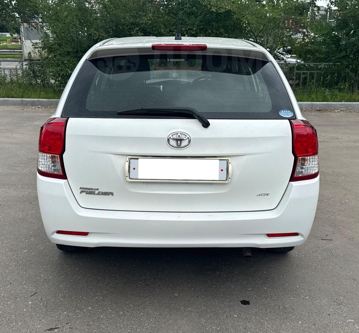 Toyota Corolla Fielder, 2013