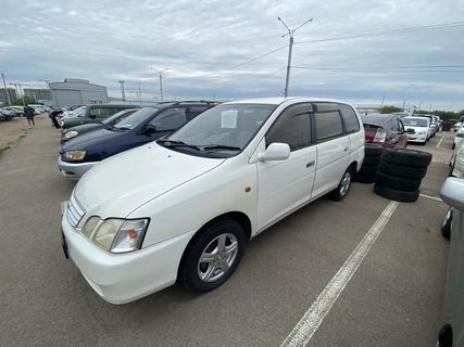 Toyota Gaia, 2000