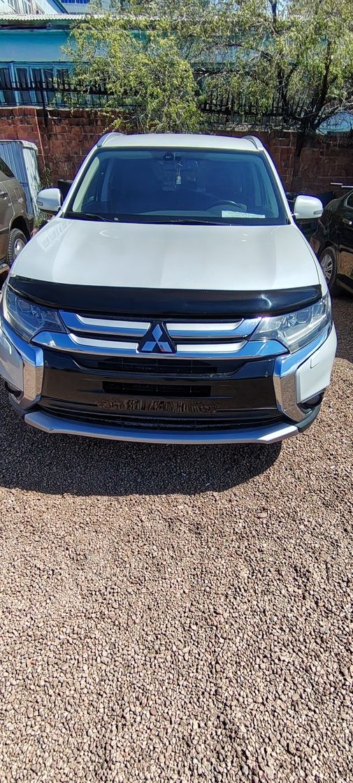 Mitsubishi Outlander, 2015