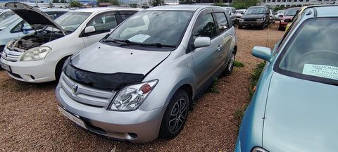 Toyota Ist, 2004