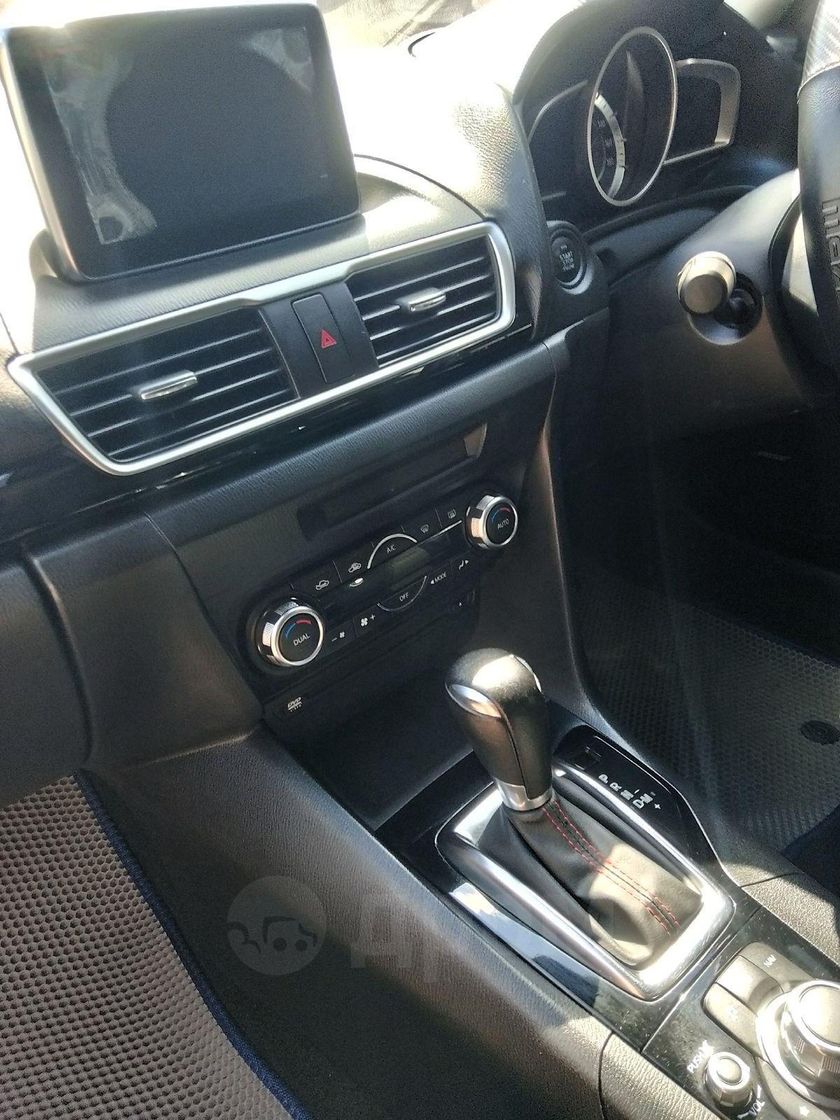 Mazda Axela, 2015