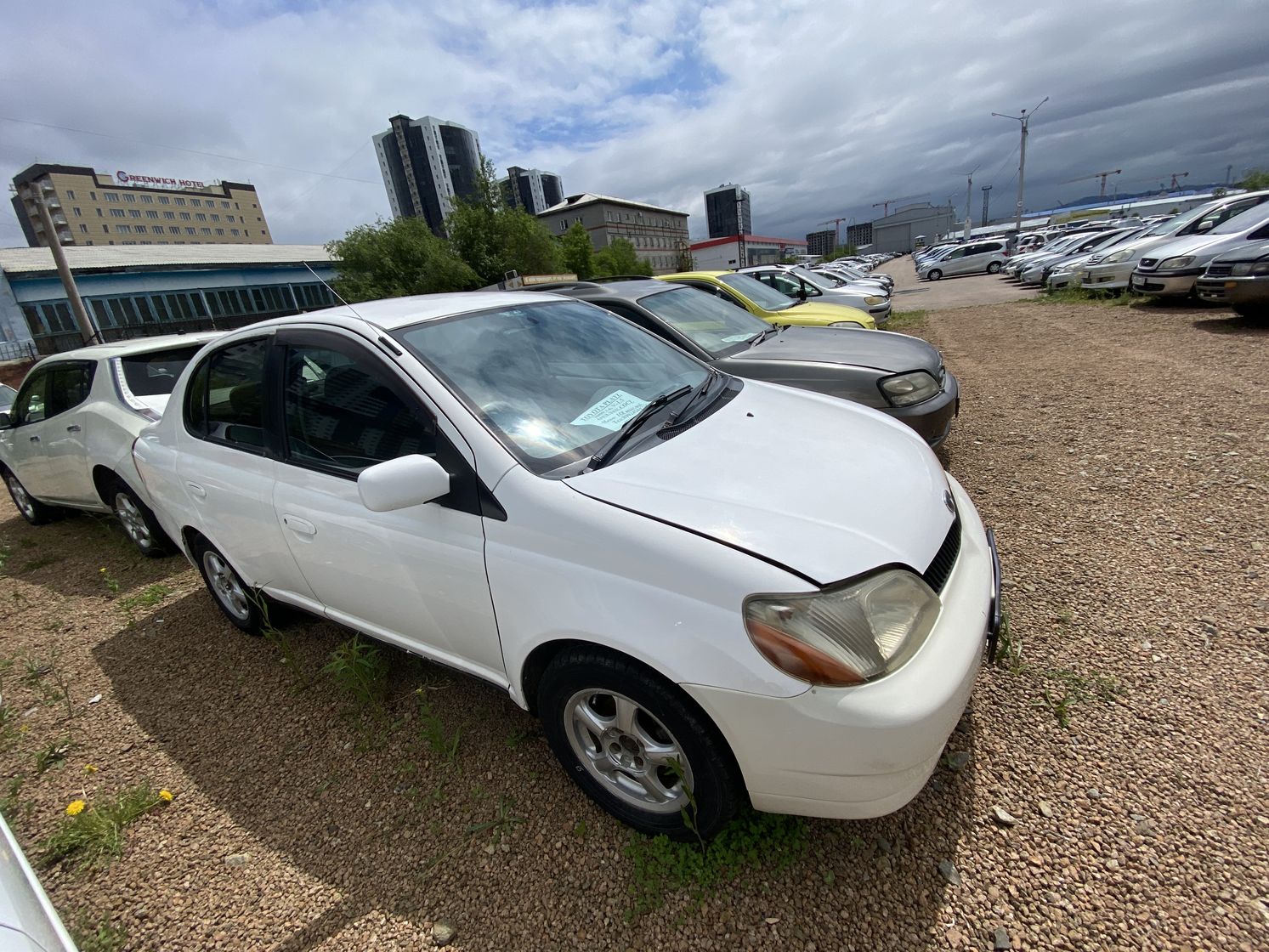 Toyota Platz, 2000