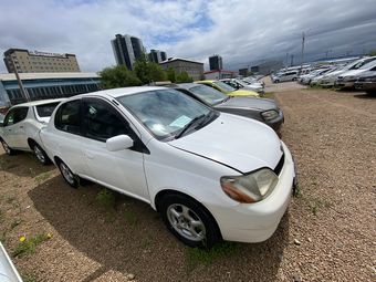 Toyota Platz, 2000