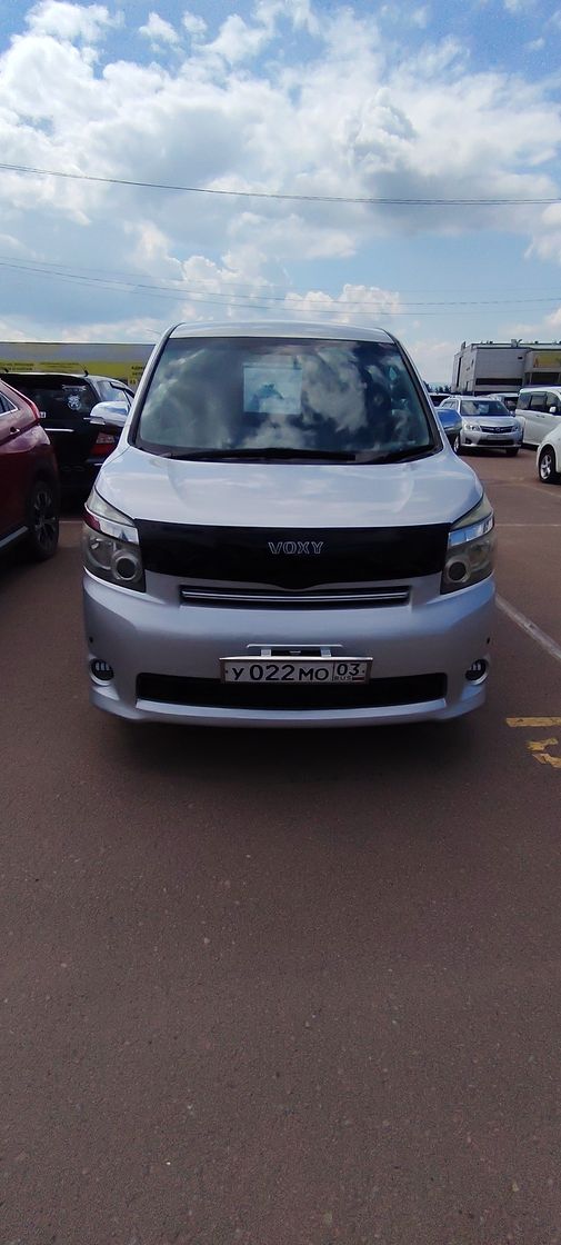 Toyota Voxy, 2007