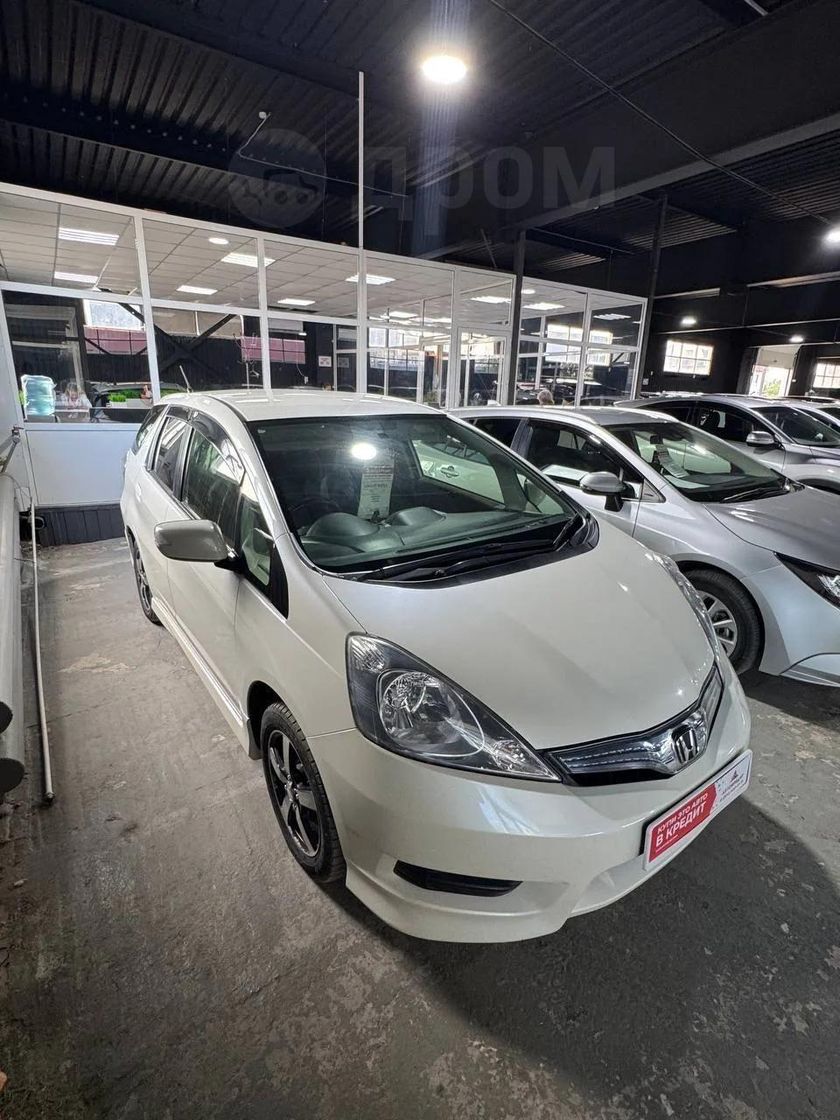 Honda Fit Shuttle, 2012