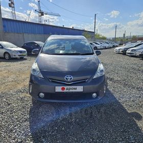 Toyota Prius Alpha, 2014